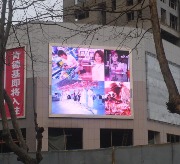 ɽ�|ʯ�u��35�O P10 LEDȫ����