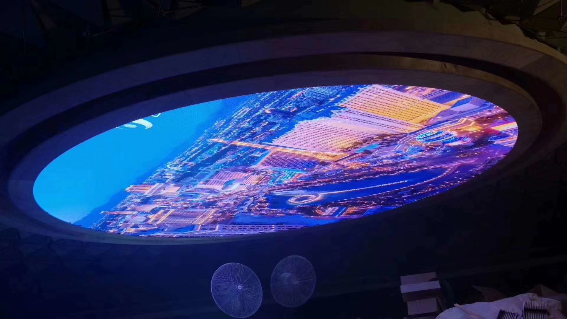 �M����ؕ�^�҃�P4��Ļ40�O